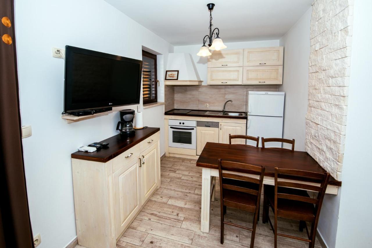 M&M Apartments Biograd Na Moru Buitenkant foto