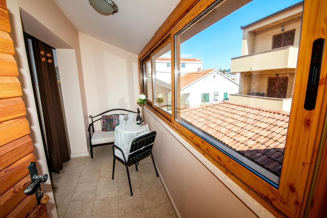 M&M Apartments Biograd Na Moru Buitenkant foto